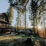 Feriehus Fabryka Snow Loft W Sercu Beskidow