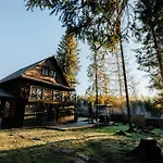 Feriehus Fabryka Snow Loft W Sercu Beskidow *